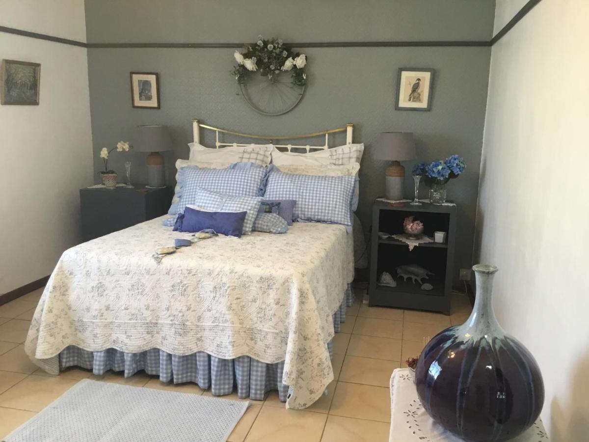 Aurelia - With Terrace Apartment Souillac